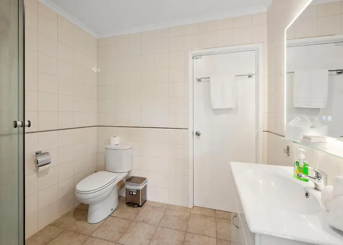 Spacious Family Retreat With Huge Garden - Up To 11 Guests
