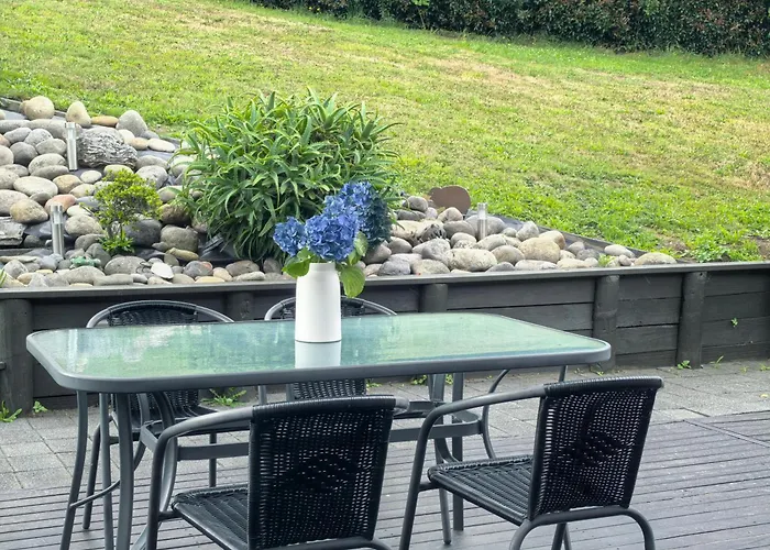 Spacious Family Retreat With Huge Garden - Up To 11 Guests *