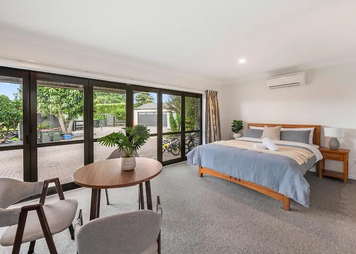Spacious Family Retreat With Huge Garden - Up To 11 Guests * Rotorua