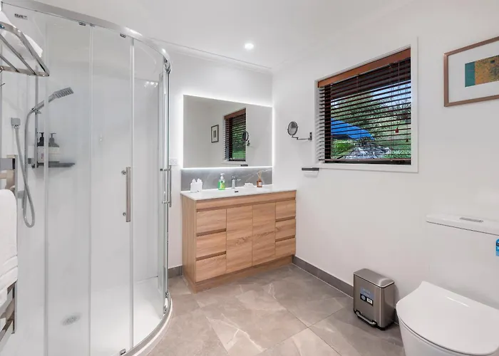 Spacious Family Retreat With Huge Garden - Up To 11 Guests Rotorua