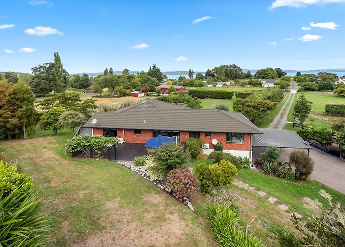 Spacious Family Retreat With Huge Garden - Up To 11 Guests Ferienhaus Rotorua