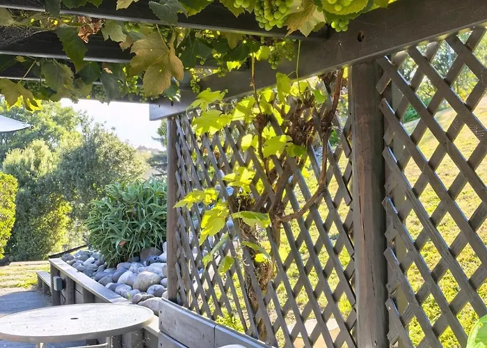 Spacious Family Retreat With Huge Garden - Up To 11 Guests