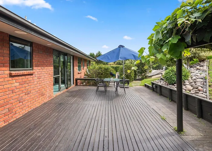 Spacious Family Retreat With Huge Garden - Up To 11 Guests Ferienhaus *