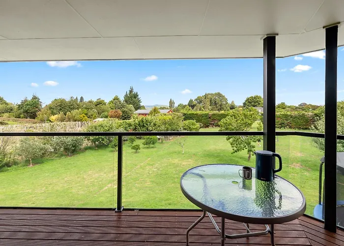Ferienhaus Spacious Family Retreat With Huge Garden - Up To 11 Guests *