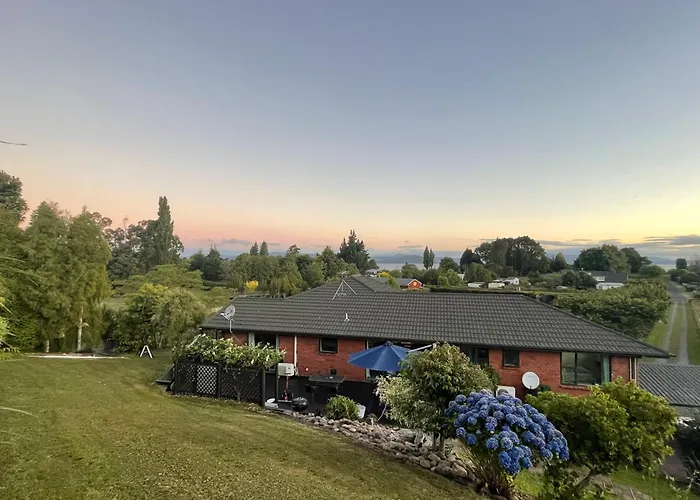 Spacious Family Retreat With Huge Garden - Up To 11 Guests *